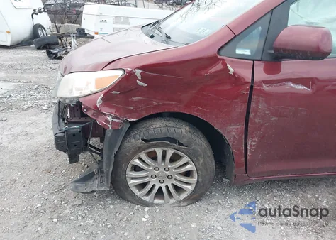 2015 Toyota Sienna Xle 8 Passenger from USA, damaged, VIN 5TDYK3DC0FS661987